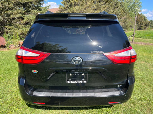 Used 2017 Toyota Sienna LE image 11