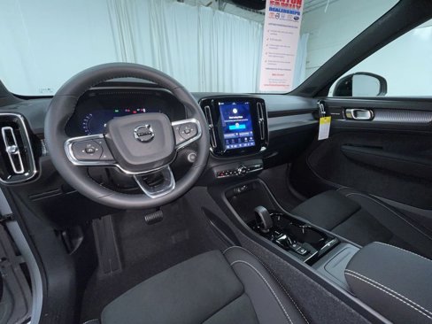 New 2026 Volvo XC40 B5 Ultra w/ Protection Package Premier image 3