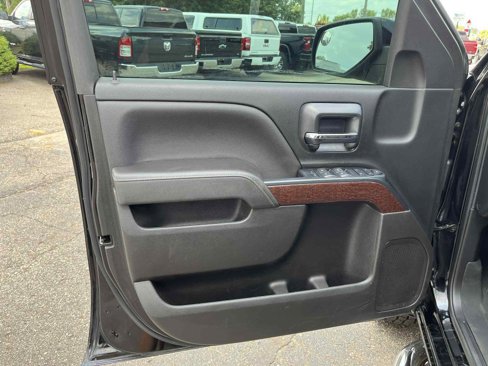 Used 2017 GMC Sierra 1500 SLE image 16
