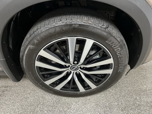 Used 2024 Nissan Pathfinder Platinum image 22
