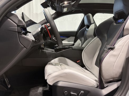 New 2026 BMW M5 w/ Executive Package image 23
