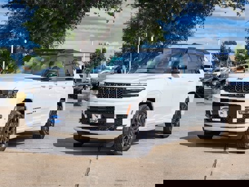 New 2025 Jeep Grand Cherokee L Summit image 2