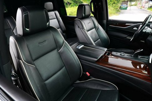 Used 2021 Cadillac Escalade ESV Premium Luxury image 16