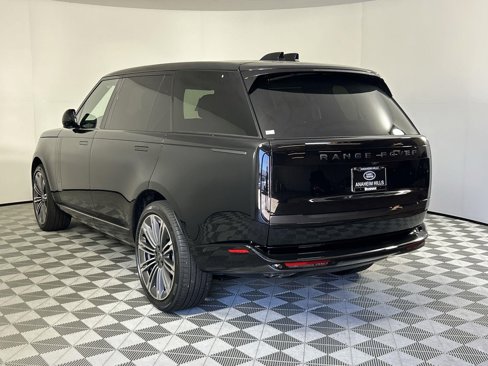 New 2025 Land Rover Range Rover Long Wheelbase SE image 3