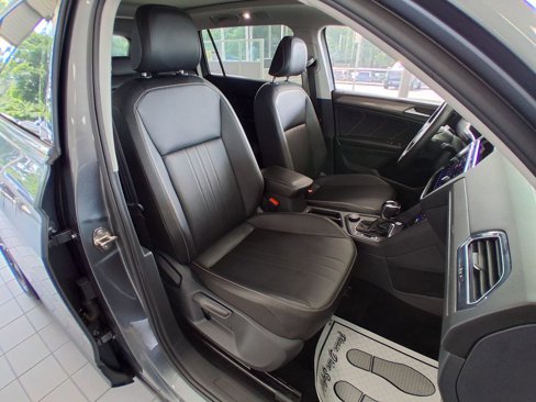 Used 2022 Volkswagen Tiguan SE image 22