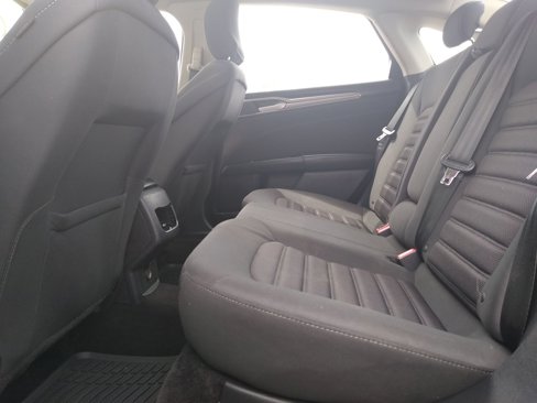Used 2017 Ford Fusion SE w/ Fusion SE Technology Package image 15
