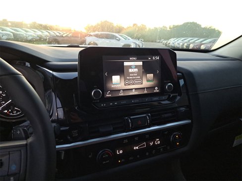 New 2025 Nissan Pathfinder SV w/ Black Appearance Package image 8