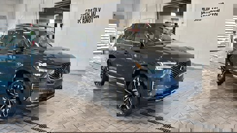 New 2026 Volvo XC90 B6 Plus w/ Protection Package Premier image 3