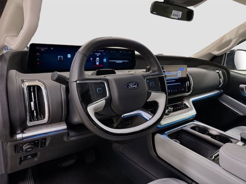 New 2025 Ford Expedition Platinum image 9