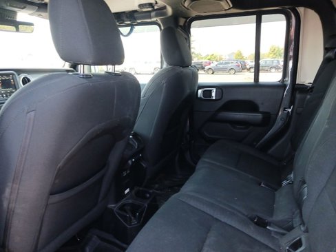 Used 2020 Jeep Gladiator Overland image 7