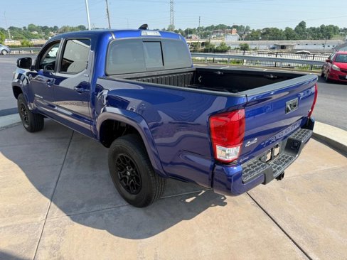 Certified 2022 Toyota Tacoma SR5 image 10