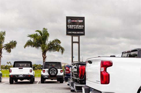 Used 2021 GMC Sierra 1500 AT4 image 2