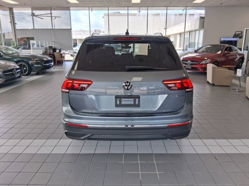 Used 2022 Volkswagen Tiguan SE image 4