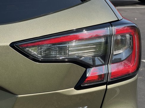 Used 2022 Subaru Outback Premium image 12