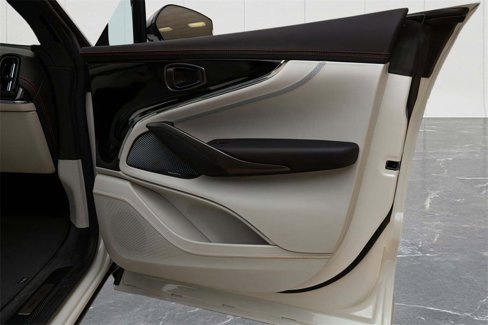 New 2025 Aston Martin DBX 707 image 32