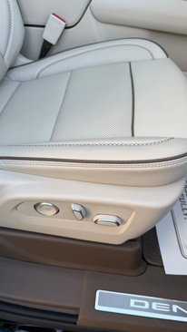 Used 2024 GMC Yukon Denali image 28