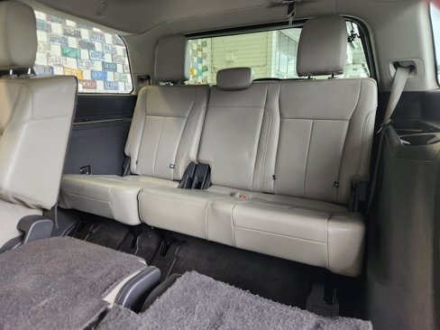Used 2020 Ford Expedition XLT w/ Equipment Group 202A image 8