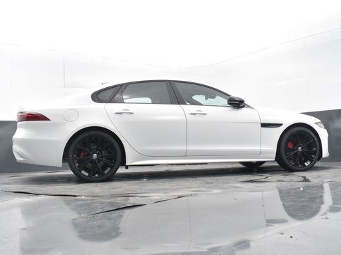 Used 2024 Jaguar XF R-Dynamic SE image 32
