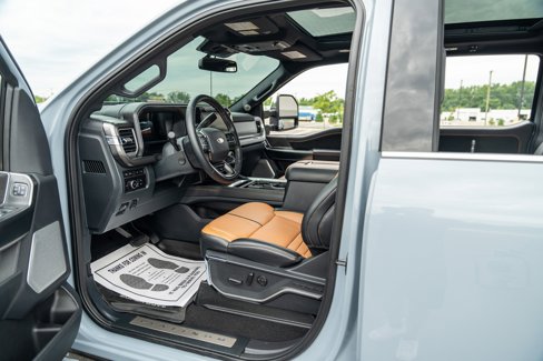 Used 2024 Ford F450 Platinum w/ FX4 Off-Road Package image 33