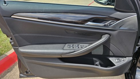 Used 2018 BMW 530e w/ Premium Package 2 image 29