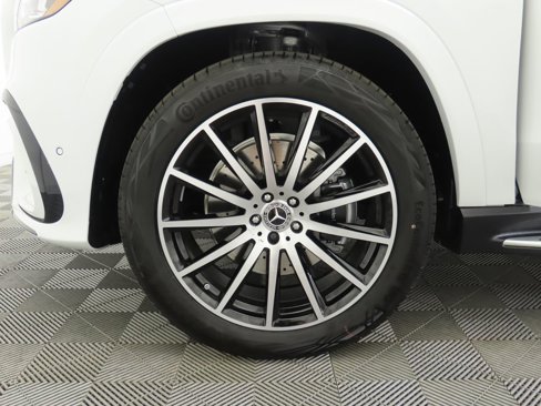 New 2026 Mercedes-Benz GLS 580 4MATIC image 32