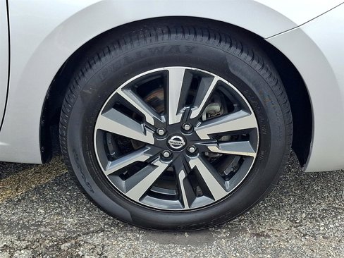 Used 2021 Nissan Versa SV image 8