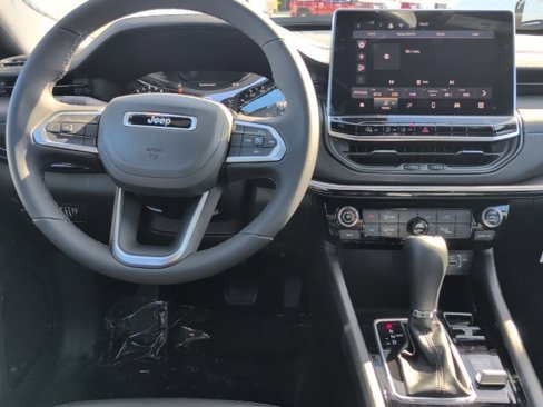 New 2025 Jeep Compass Latitude w/ Altitude Special Edition image 2
