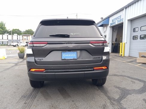 New 2025 Jeep Grand Cherokee Limited w/ Black Appearance Package image 6