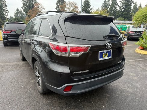 Used 2016 Toyota Highlander XLE image 3