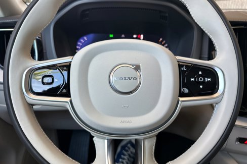 New 2026 Volvo XC60 B5 Ultra image 21