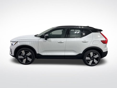 New 2024 Volvo XC40 Recharge Plus image 2