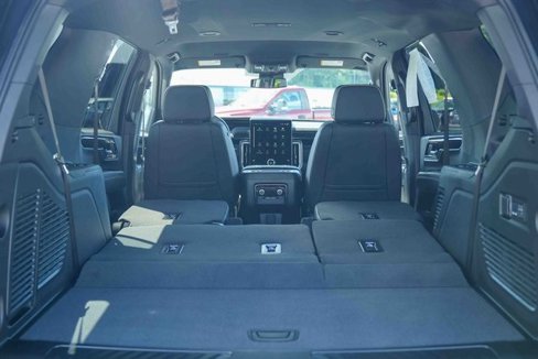 Used 2025 GMC Yukon Elevation image 23
