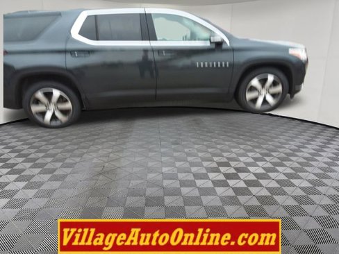 Used 2020 Chevrolet Traverse LT w/ LT Premium Package image 16