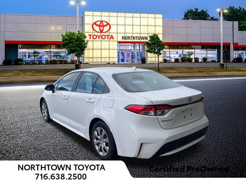 Used 2022 Toyota Corolla LE image 3