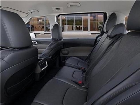 New 2026 Kia Carnival EX image 18