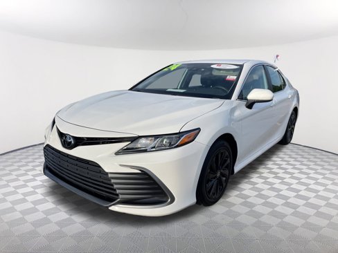 Certified 2024 Toyota Camry LE image 14