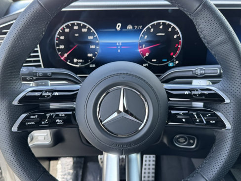 New 2025 Mercedes-Benz GLS 580 4MATIC image 12
