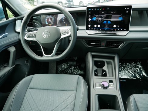 New 2025 Volkswagen Tiguan SE image 9
