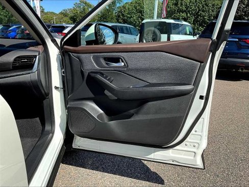 Certified 2022 Nissan Rogue SV image 12
