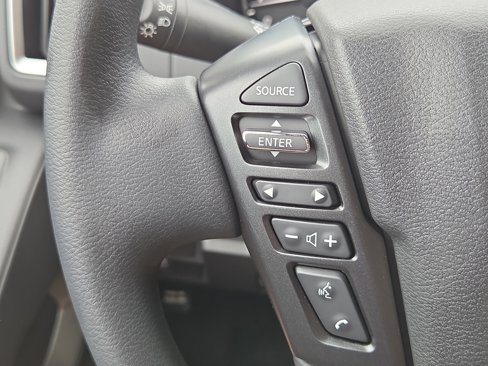 Used 2025 Nissan Frontier SV image 13