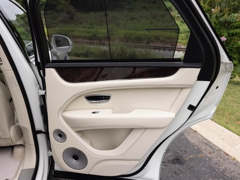 New 2025 Bentley Bentayga image 52