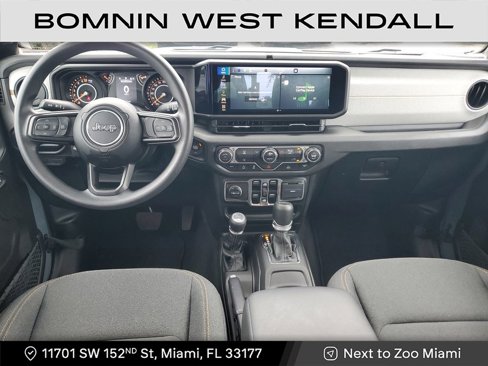 Used 2025 Jeep Gladiator Sport image 9