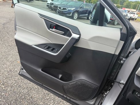 Used 2023 Toyota RAV4 LE image 27