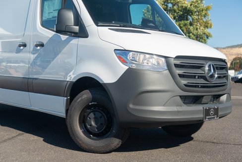 Used 2025 Mercedes-Benz Sprinter 2500 image 14