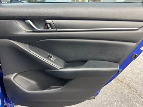 Used 2018 Honda Accord Sport image 15