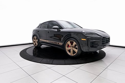 Used 2025 Porsche Cayenne GTS image 15