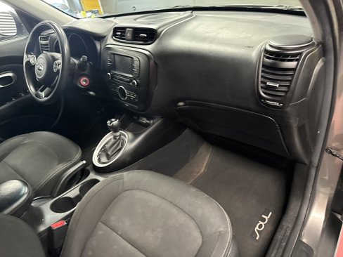 Used 2017 Kia Soul + image 13