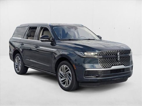 New 2025 Lincoln Navigator Reserve image 6