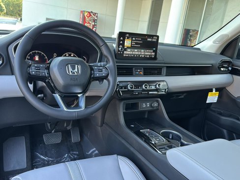 New 2025 Honda Pilot Touring image 16