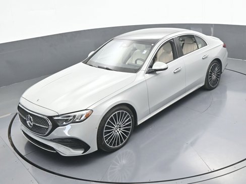 Used 2025 Mercedes-Benz E 350 Sedan image 57